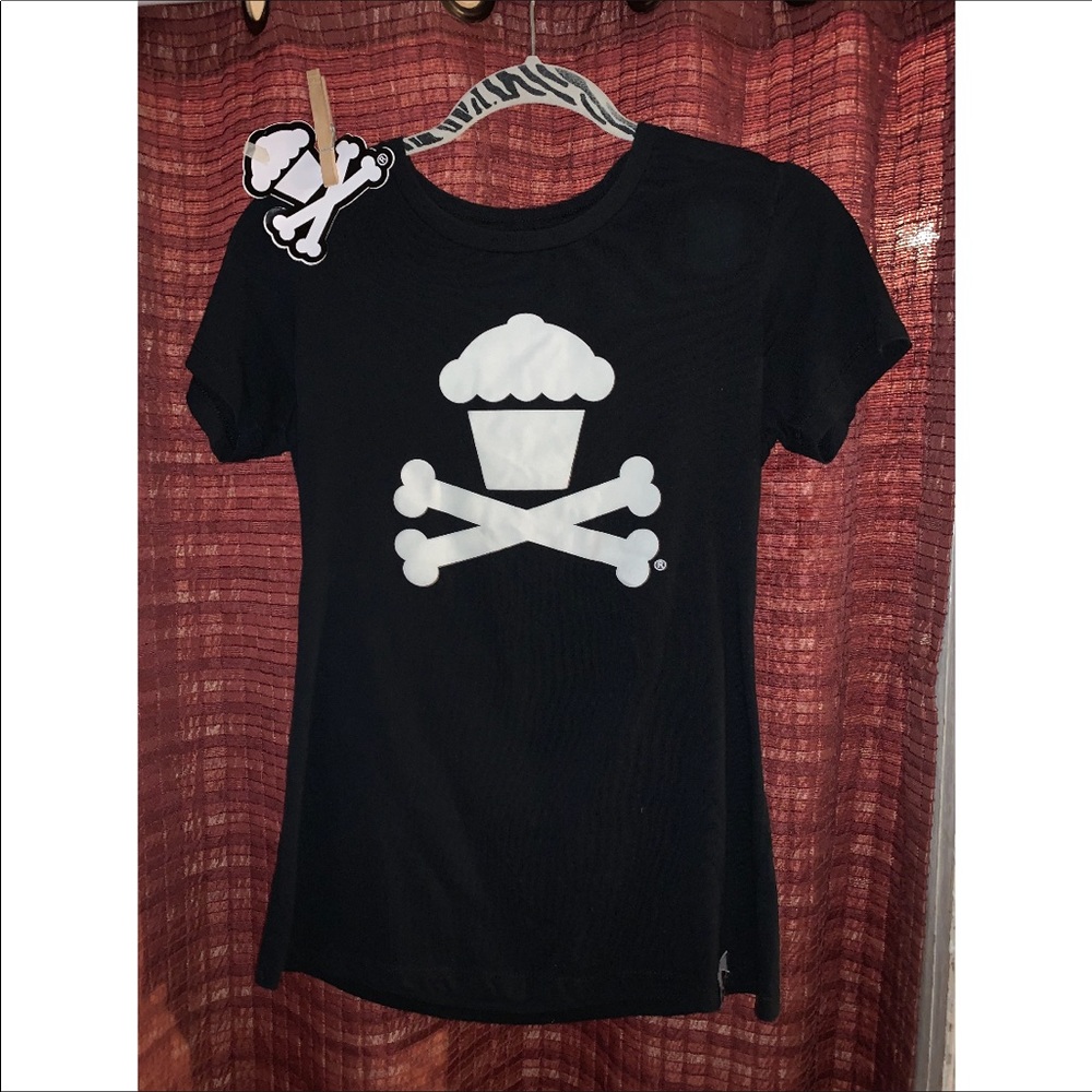 Johnny Cupcakes tshirt, Classic Crossbones T
